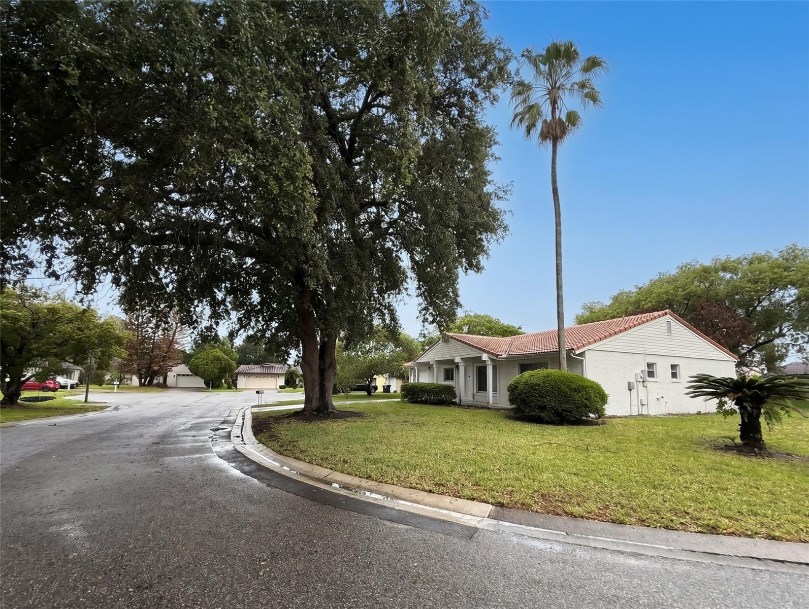 WINDMILL POINTE - Residential