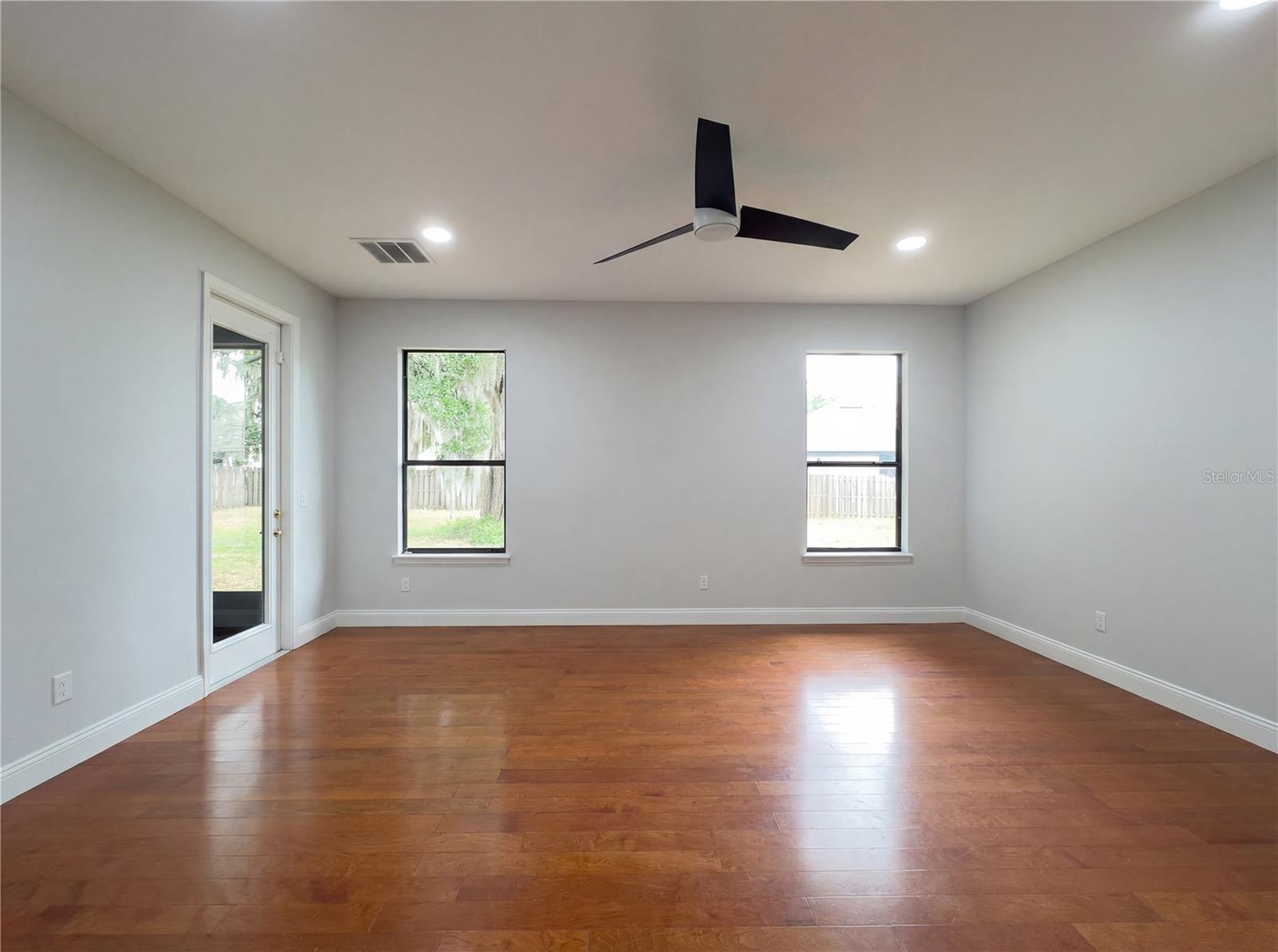 CRYSTAL COVE PH 02 - Residential