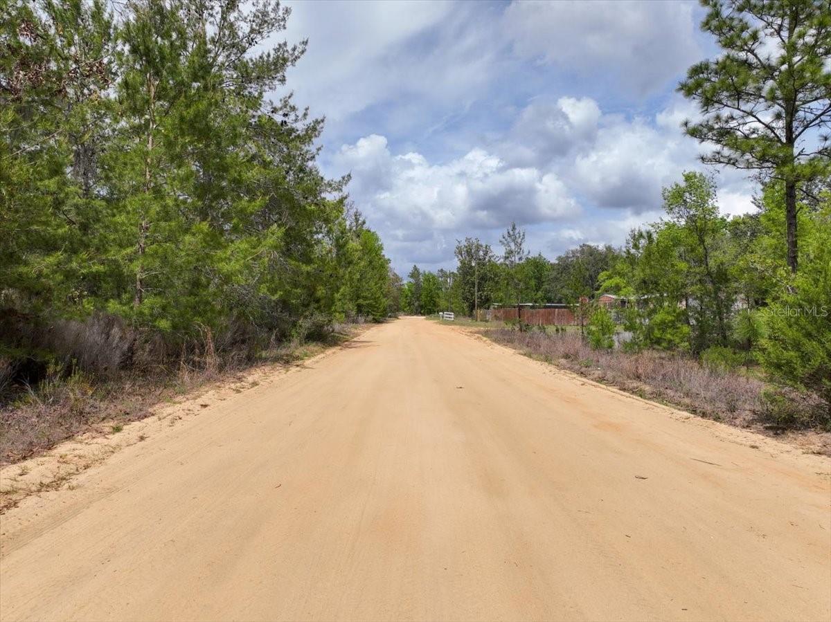 INTERLACHEN LAKES ESTATES - Land