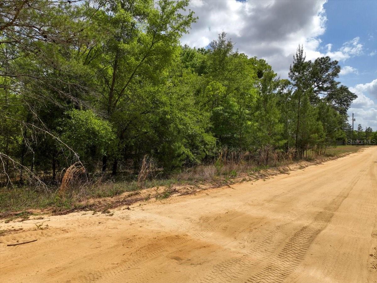 INTERLACHEN LAKES ESTATES - Land