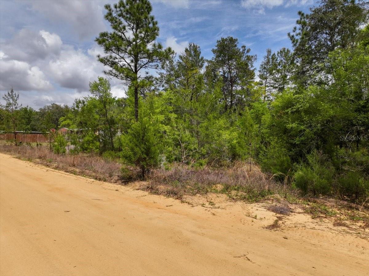 INTERLACHEN LAKES ESTATES - Land