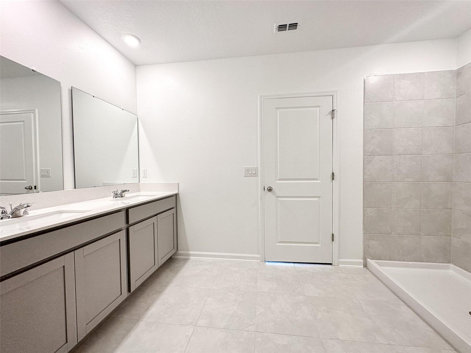 CASCADES PH 1A & 1B - Residential Lease