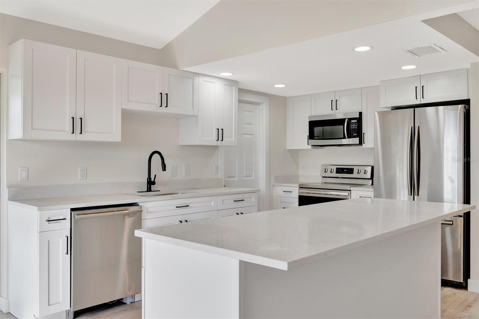BAHIA VISTA - Residential