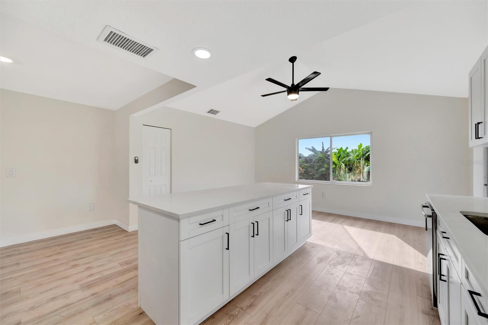 BAHIA VISTA - Residential