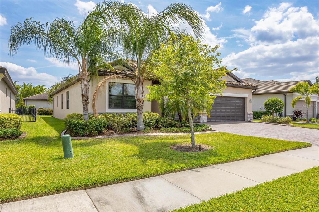 Photo of 11408 Autumn Leaf Way, Bradenton, FL 34212 (MLS # A4691981)