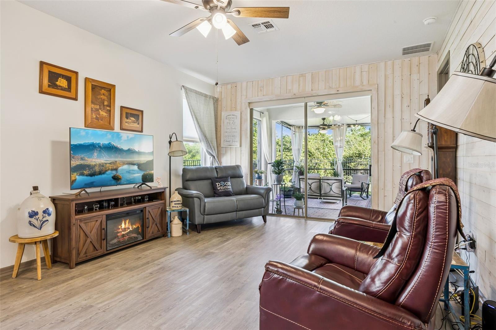 PALMS AT SERENOA - Residential