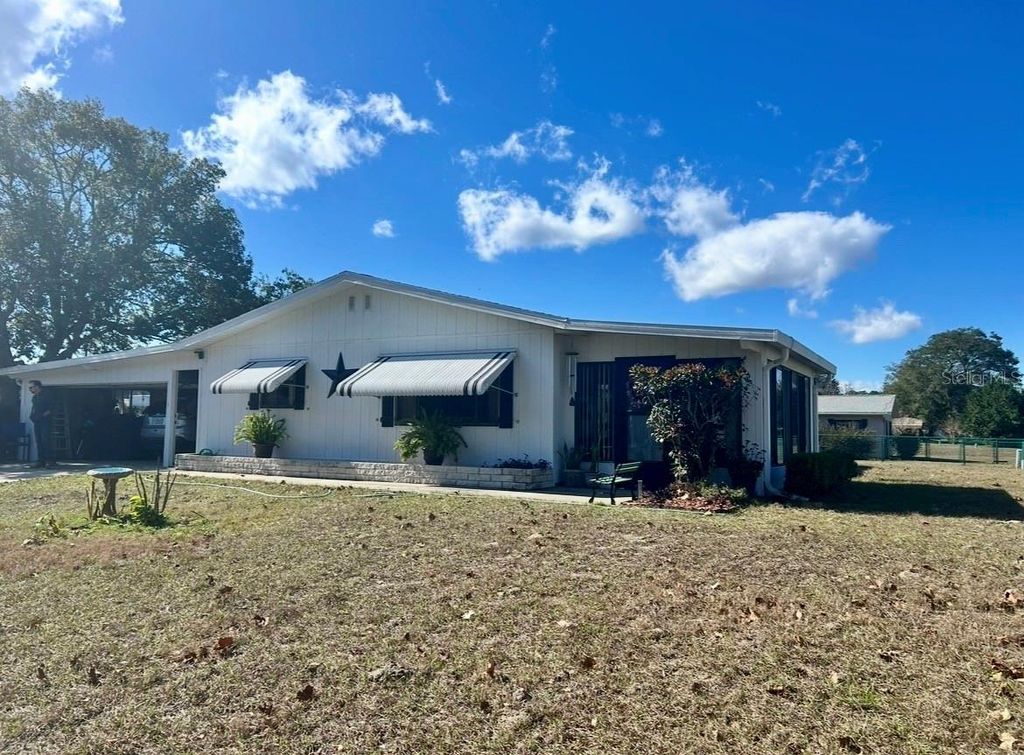 Photo of 10400 SW 98th Avenue, Ocala, FL 34481 (MLS # OM718420)