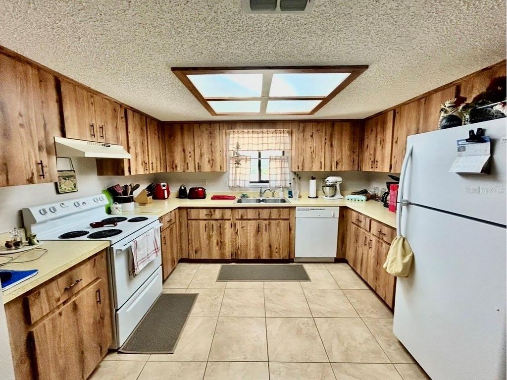 Photo of 10400 SW 98th Avenue, Ocala, FL 34481 (MLS # OM718420)