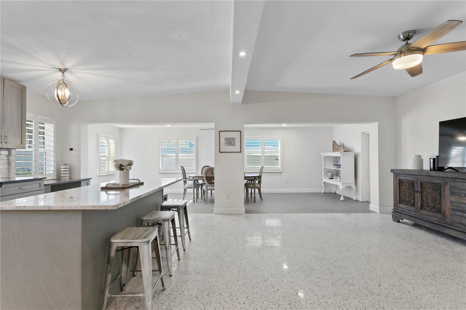 PASADENA ISLE - Residential