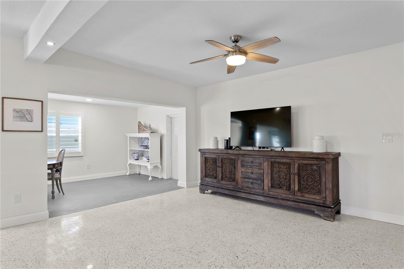 PASADENA ISLE - Residential