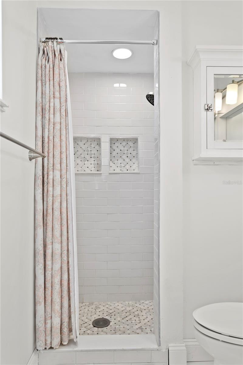 PASADENA ISLE - Residential