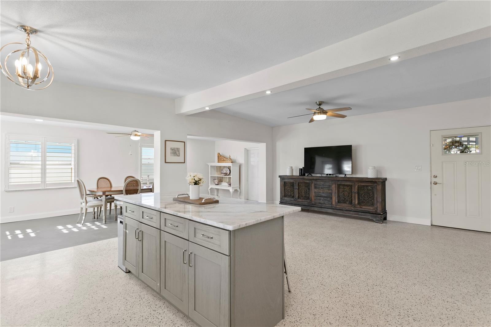 PASADENA ISLE - Residential