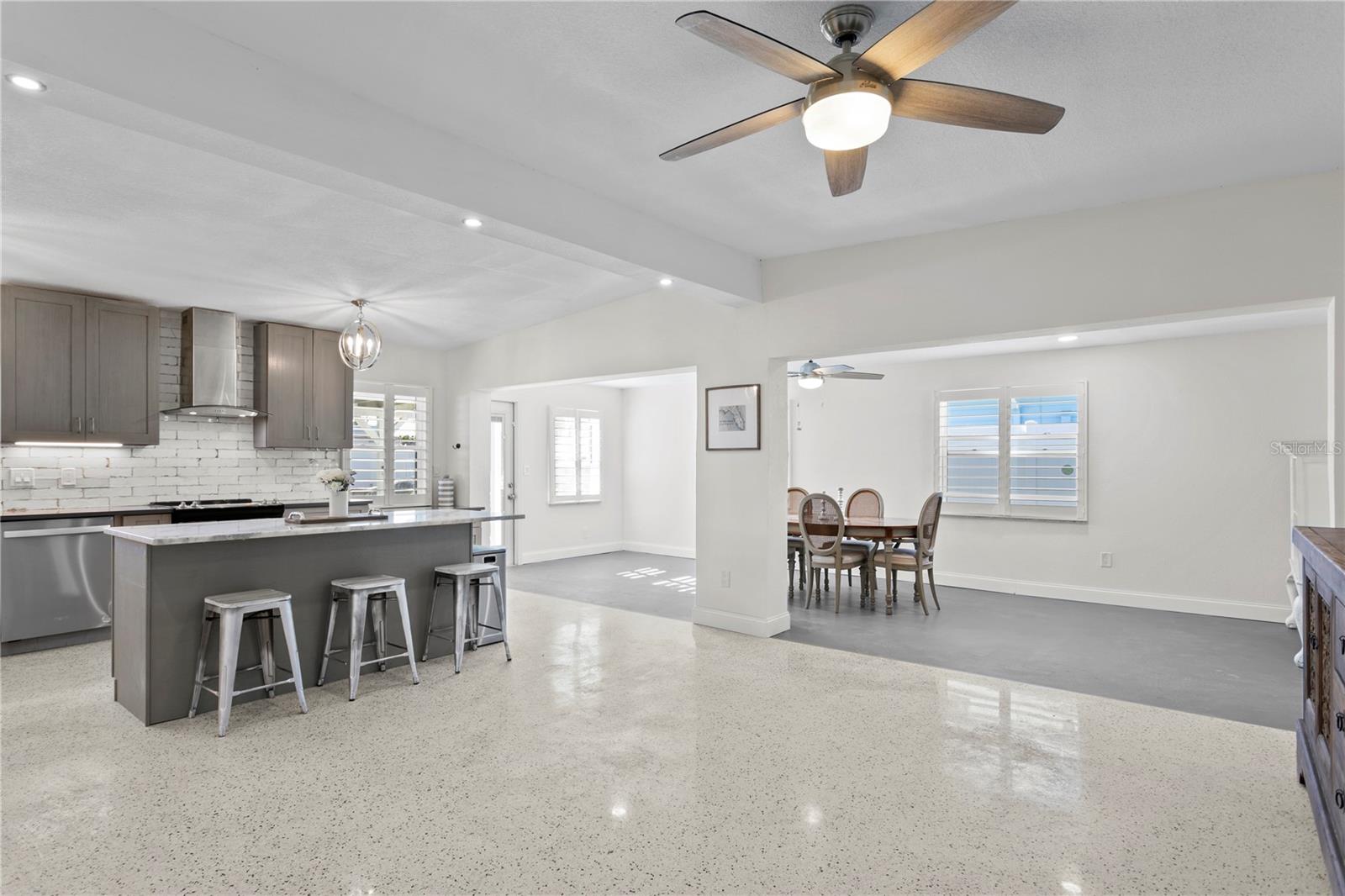 PASADENA ISLE - Residential