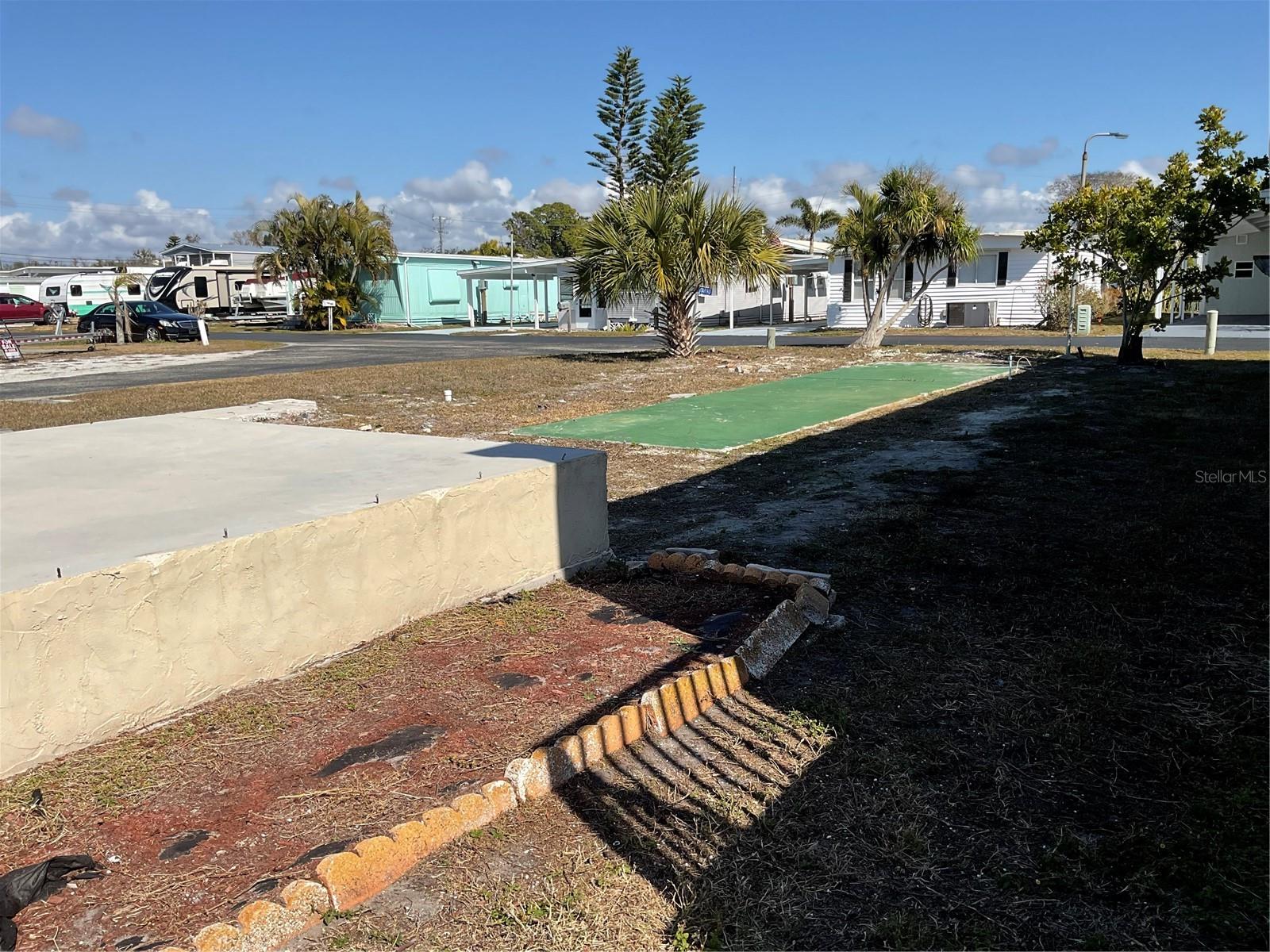 VENICE BAY ADULT PARK - Land