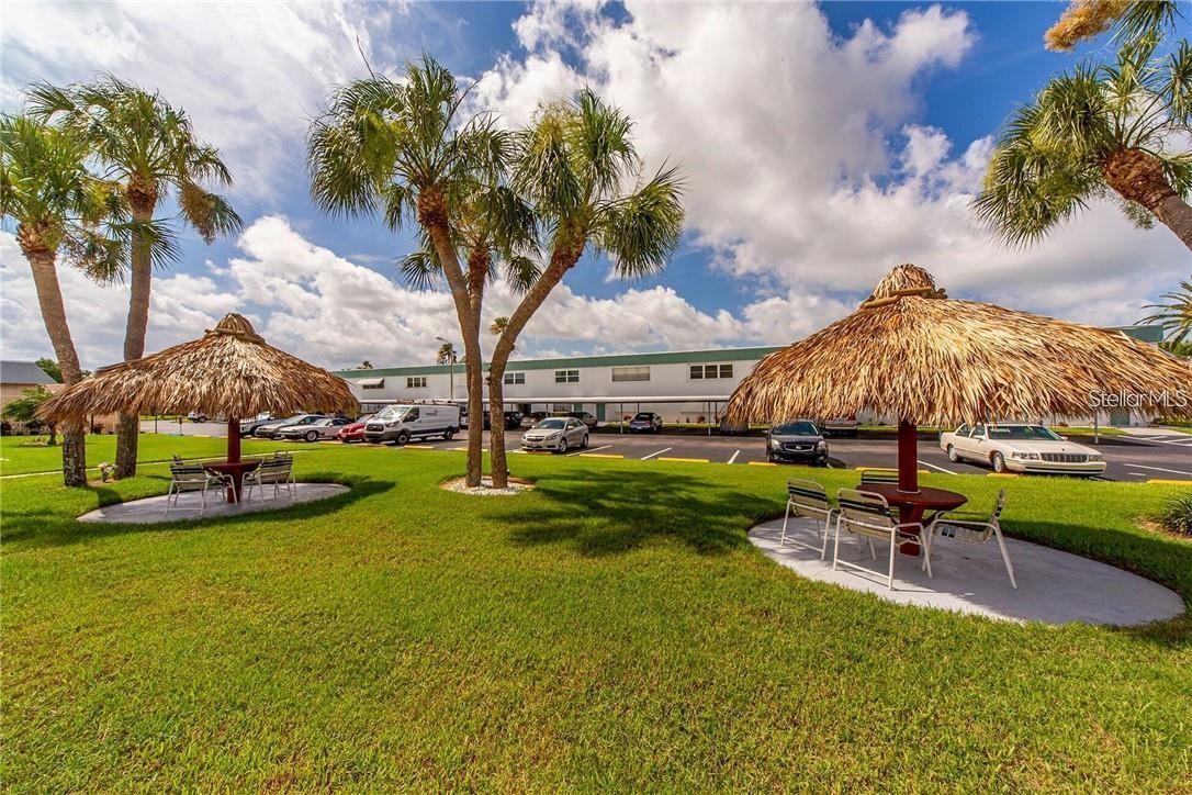 PARADISE SHORES - Residential