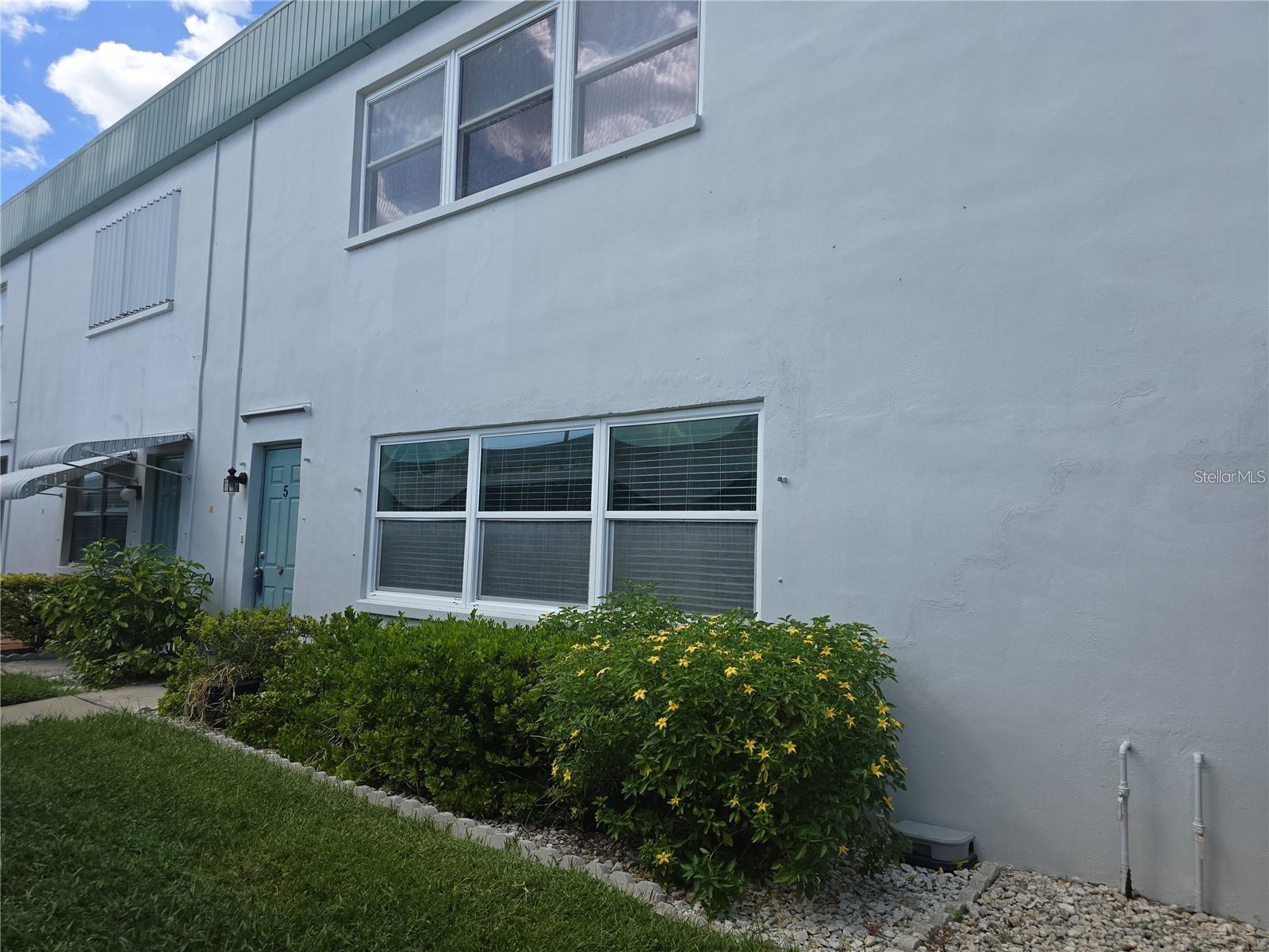 PARADISE SHORES - Residential