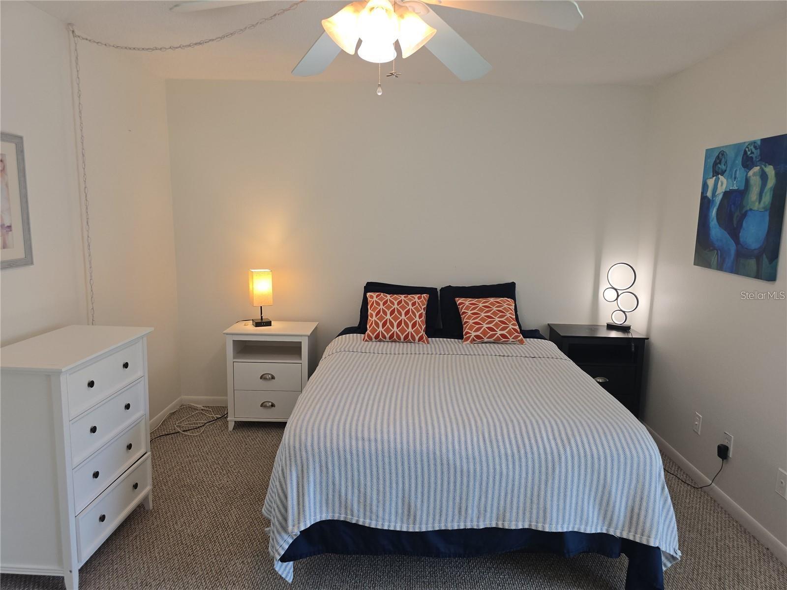 PARADISE SHORES - Residential