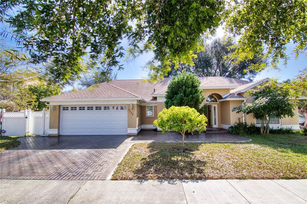 Photo of 2508 Rolling Broak Drive, Orlando, FL 32837 (MLS # O6376389)