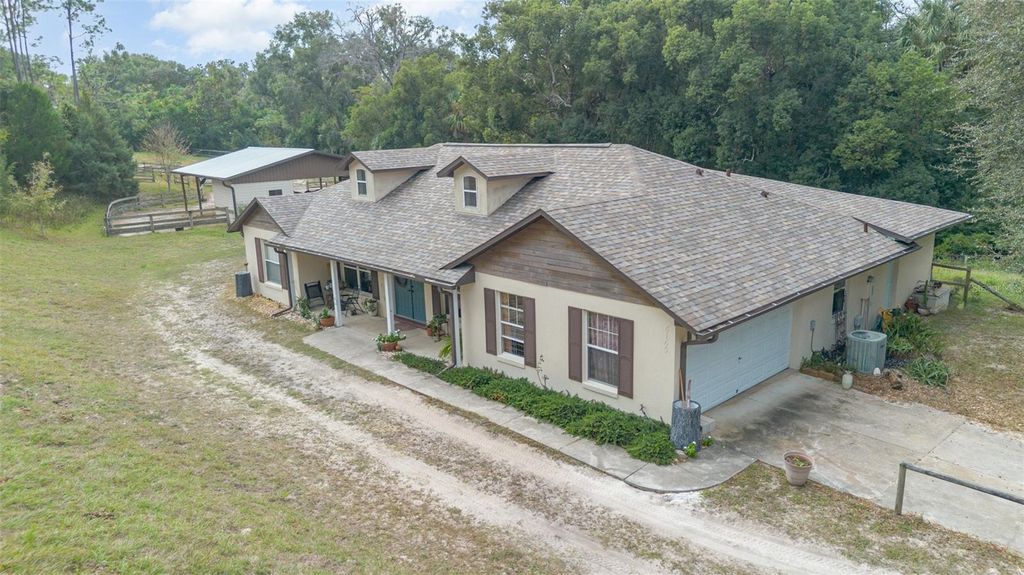 Photo of 6160 Allen Street, Mount Dora, FL 32757 (MLS # O6362697)