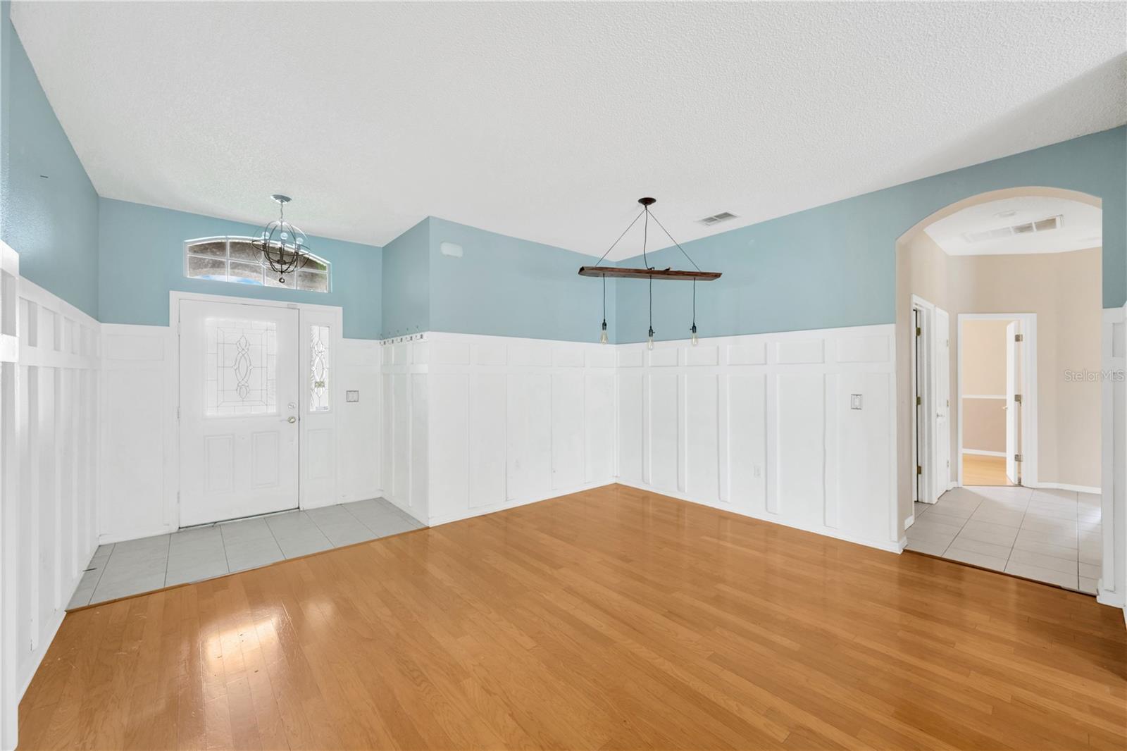 2321 WOOD POINTE DRIVE