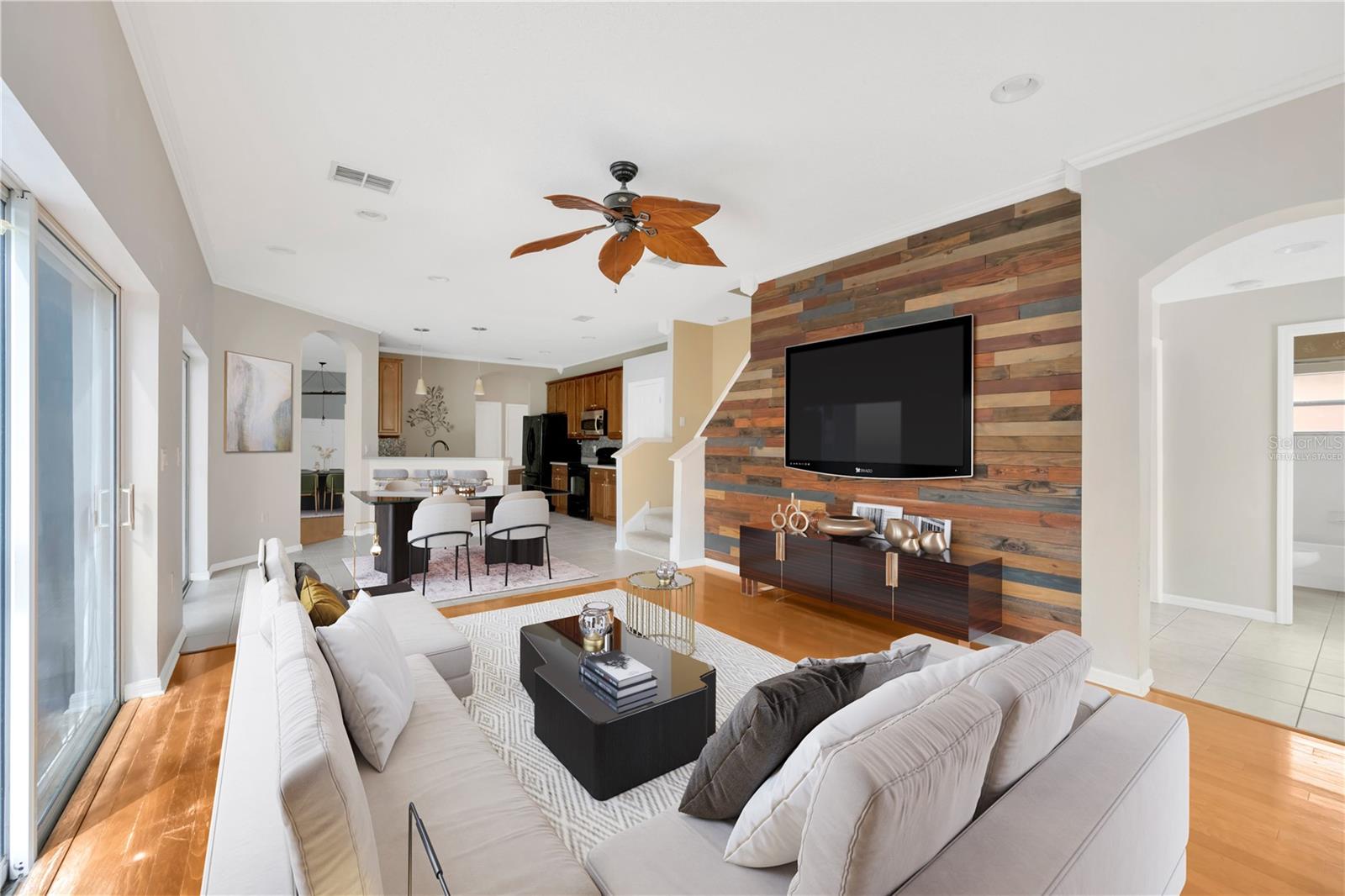 2321 WOOD POINTE DRIVE
