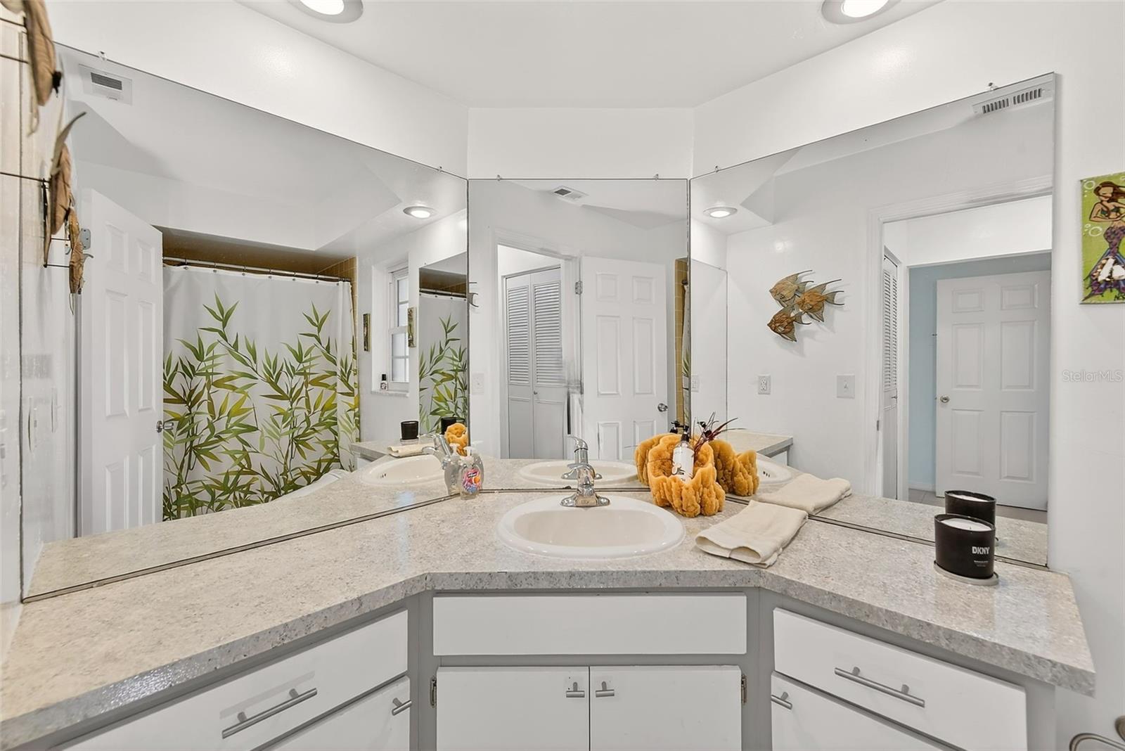 EAST BAY COUNTRY CLUB CONDO APTS - Residential