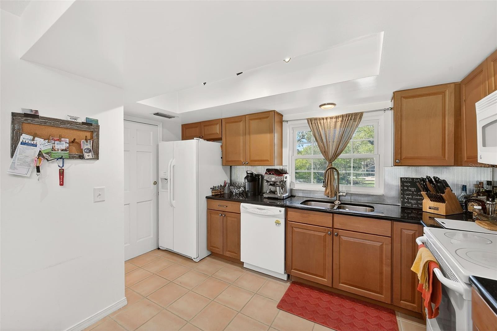 EAST BAY COUNTRY CLUB CONDO APTS - Residential