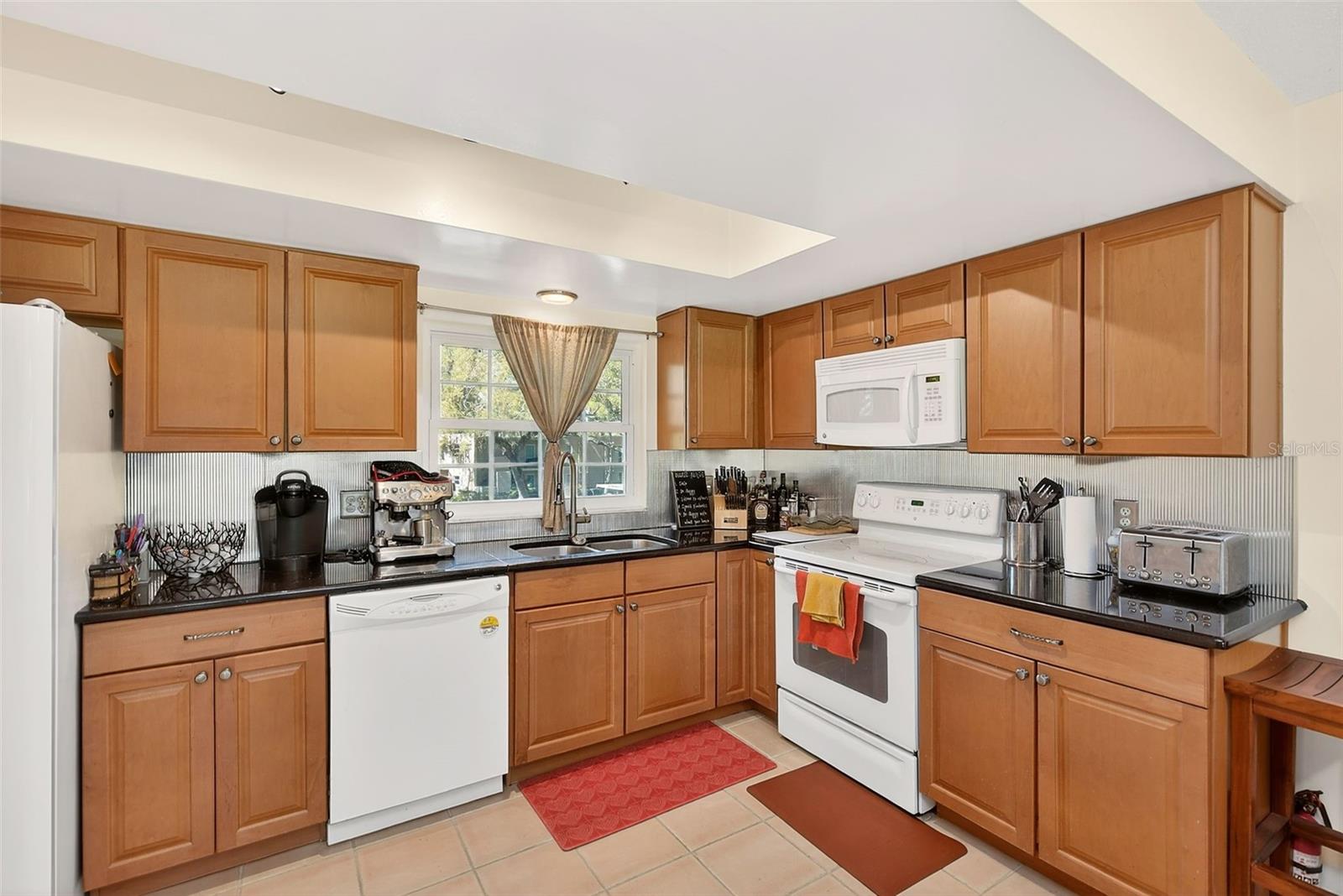 EAST BAY COUNTRY CLUB CONDO APTS - Residential