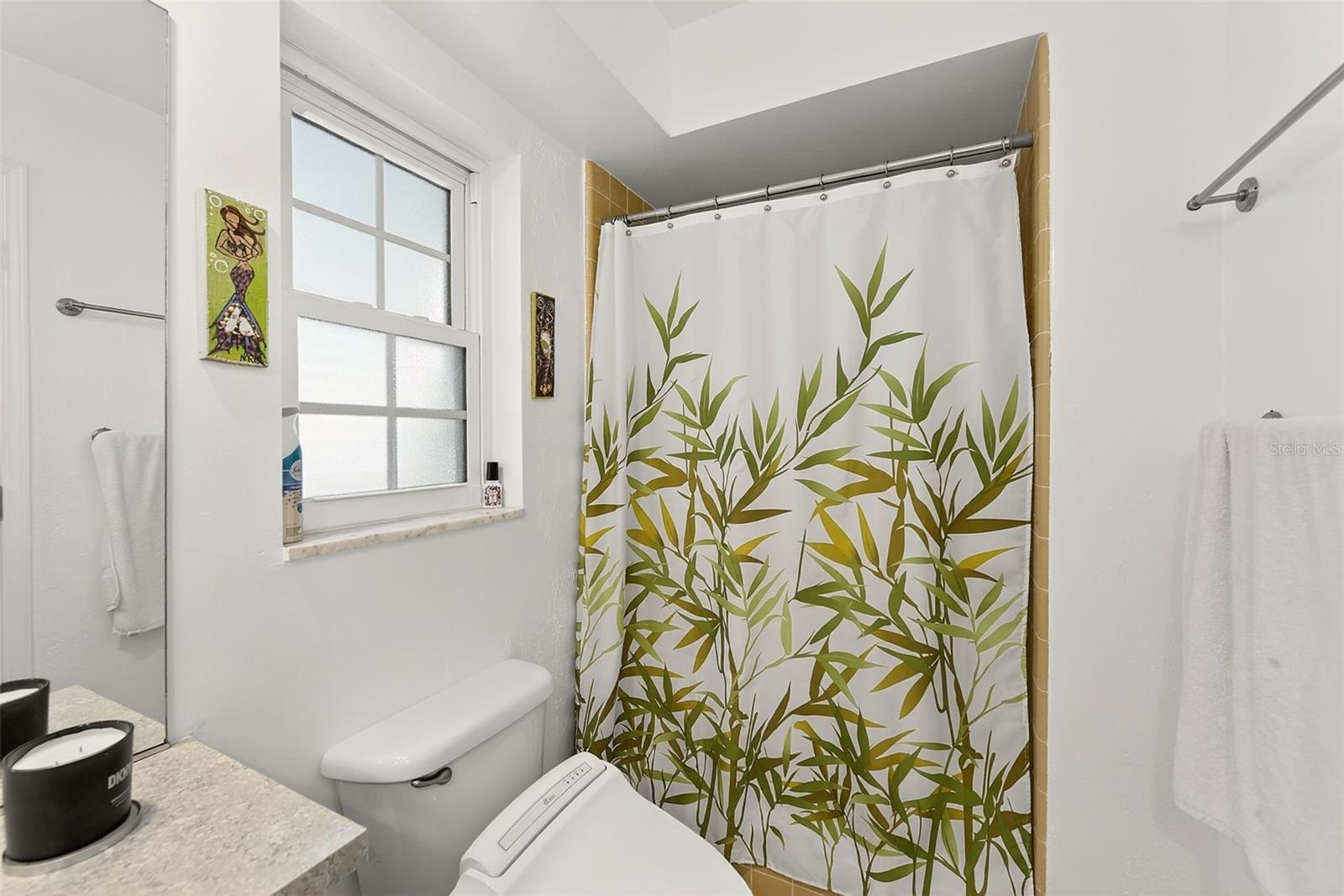 EAST BAY COUNTRY CLUB CONDO APTS - Residential