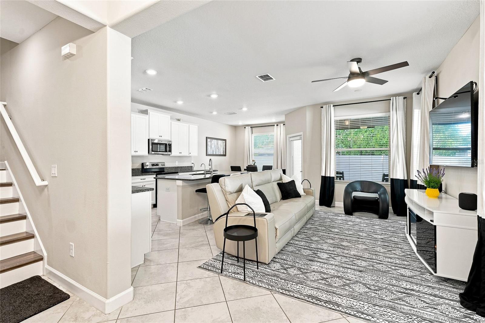 6809 VIA PERLOSO COURT