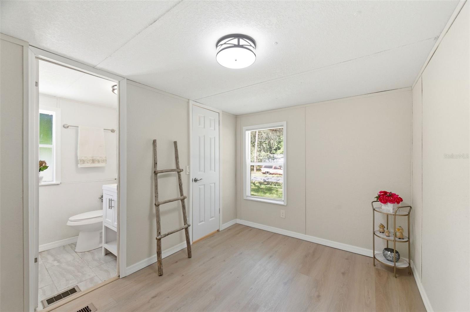MOON LAKE ESTATES - Residential