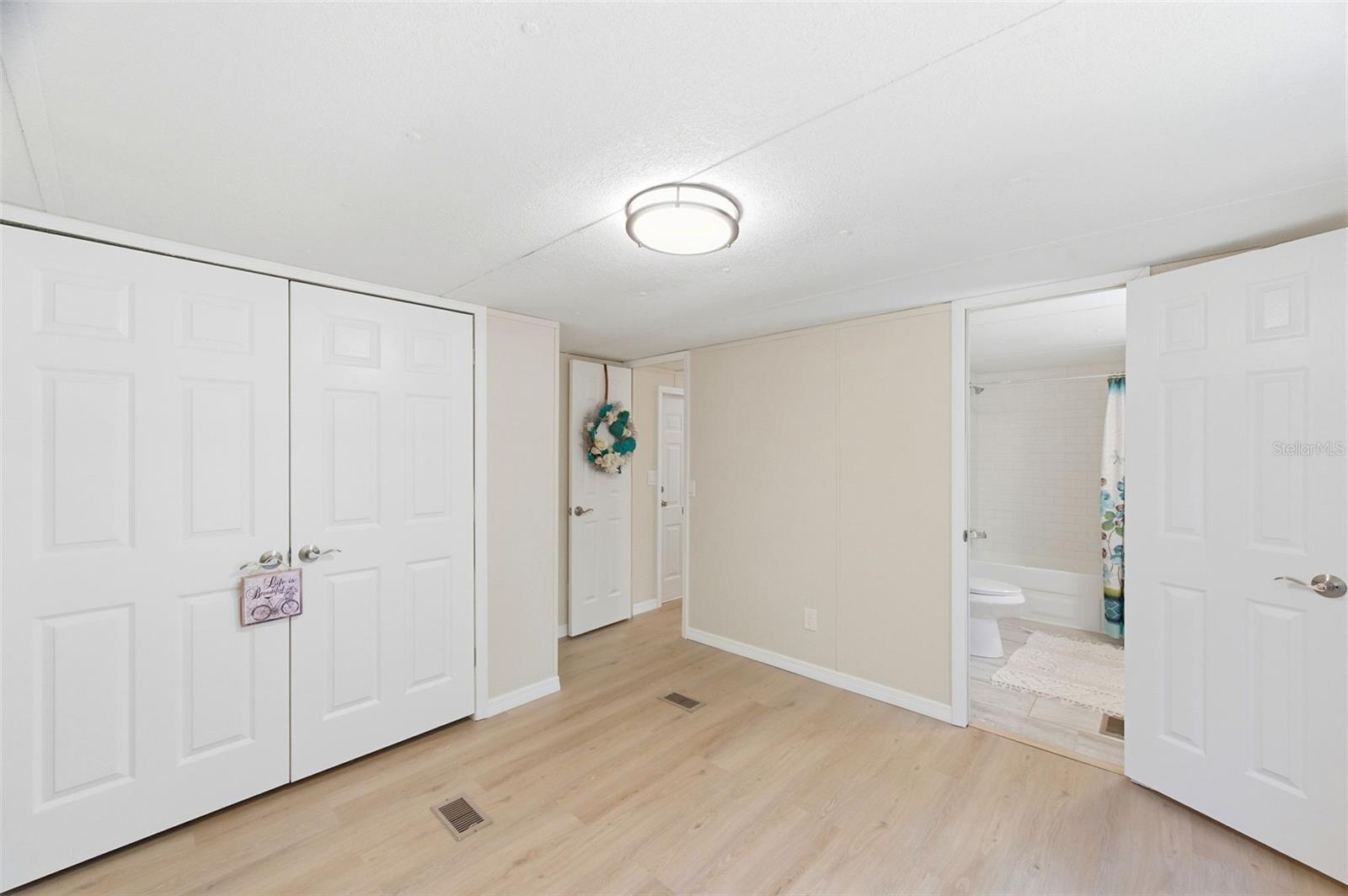 MOON LAKE ESTATES - Residential
