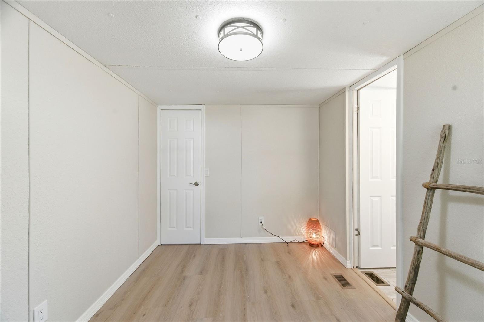 MOON LAKE ESTATES - Residential