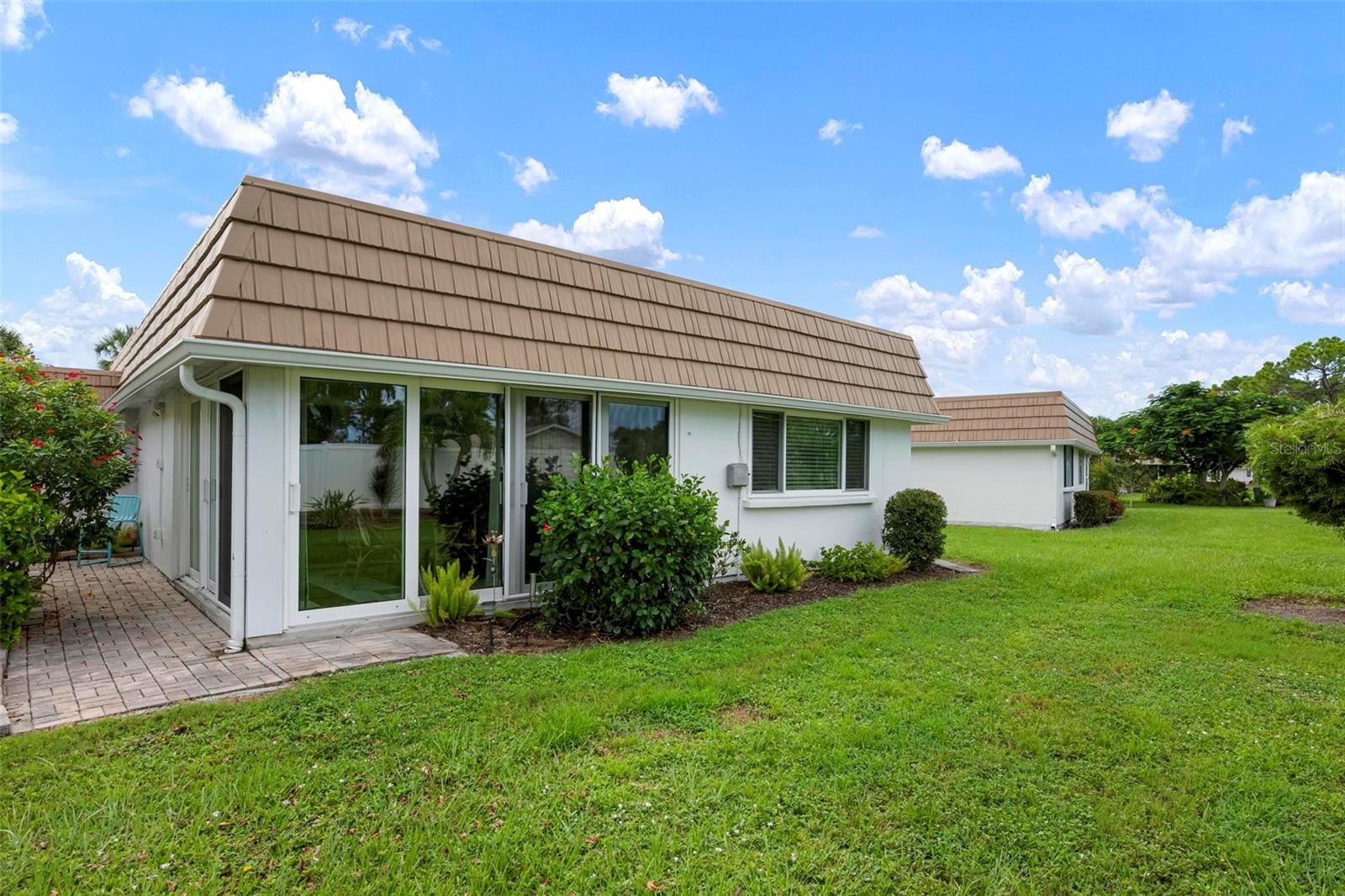 5457 RIVERBLUFF CIRCLE V48