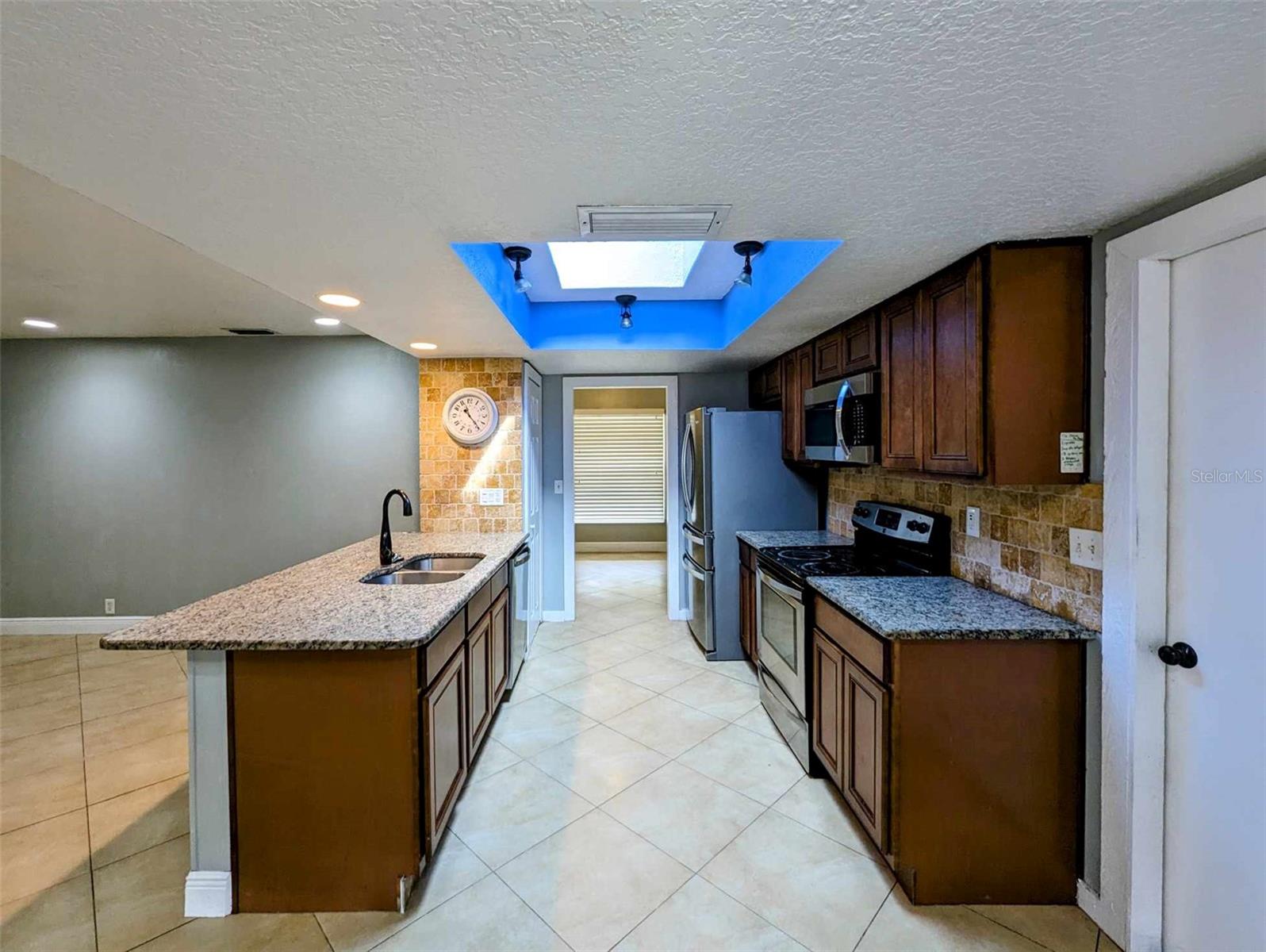 FLA HIGHLANDS CO SUB - Residential Lease