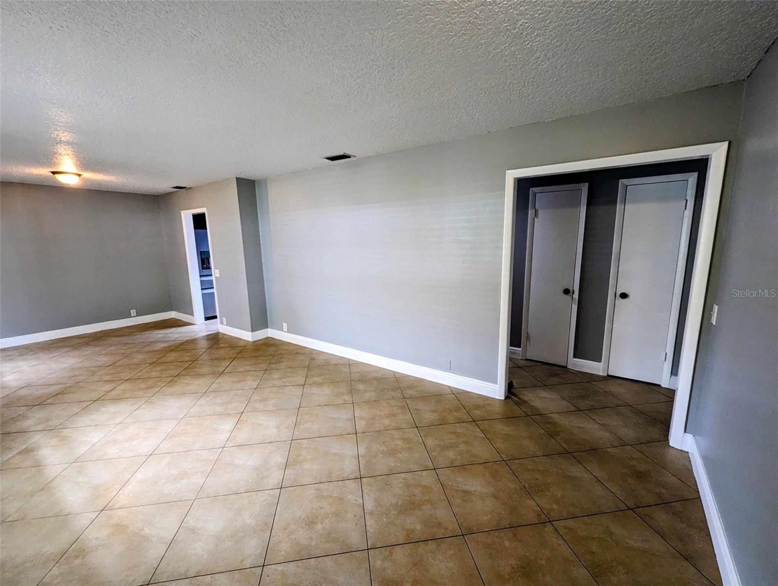 FLA HIGHLANDS CO SUB - Residential Lease