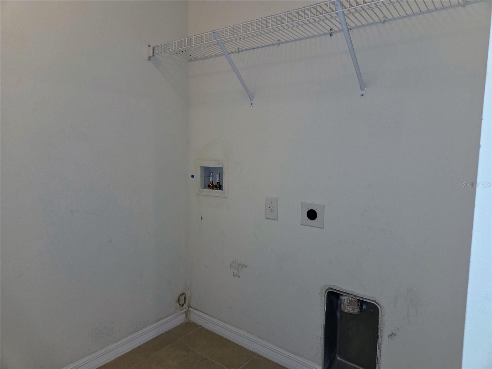 DEL TIERRA PH IV-B & IV-C - Residential