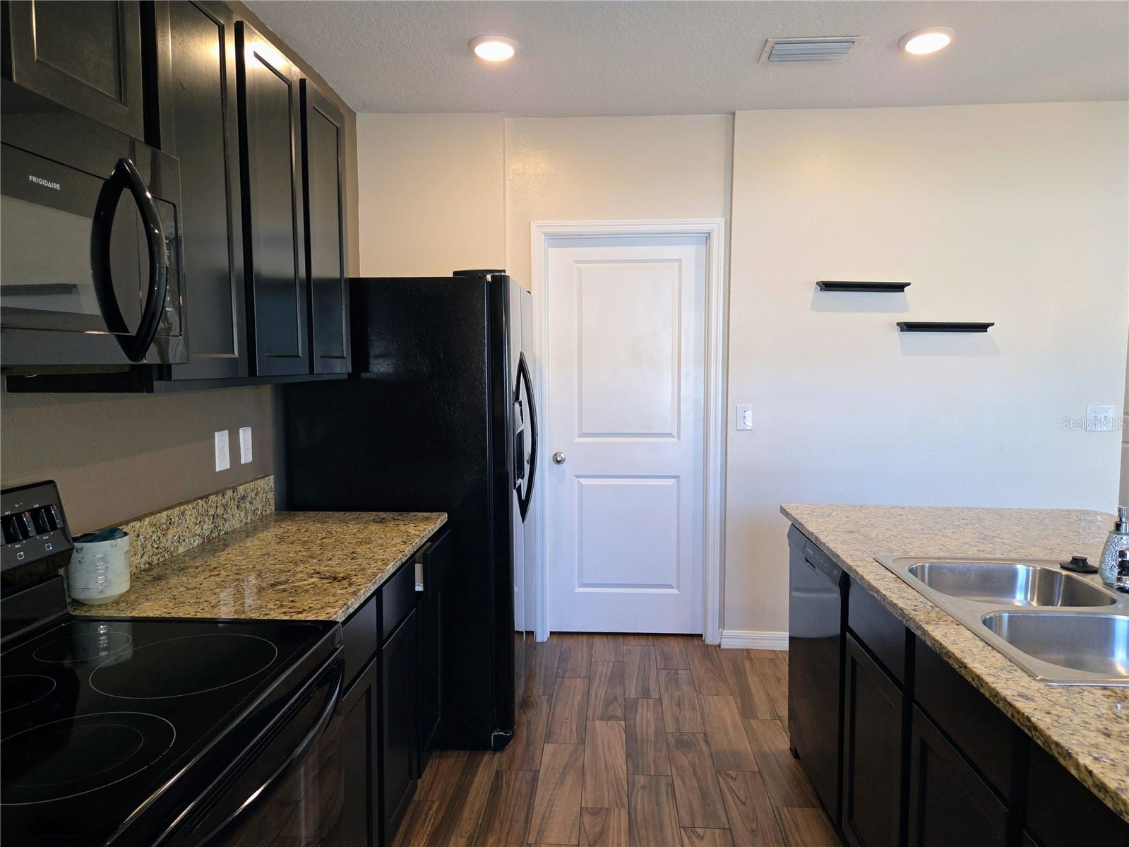 DEL TIERRA PH IV-B & IV-C - Residential