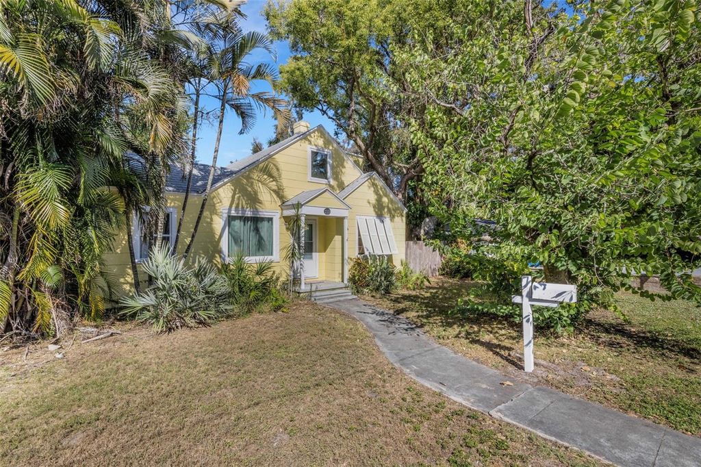 Photo of 717 12th Avenue N, St Petersburg, FL 33701 (MLS # TB8444457)