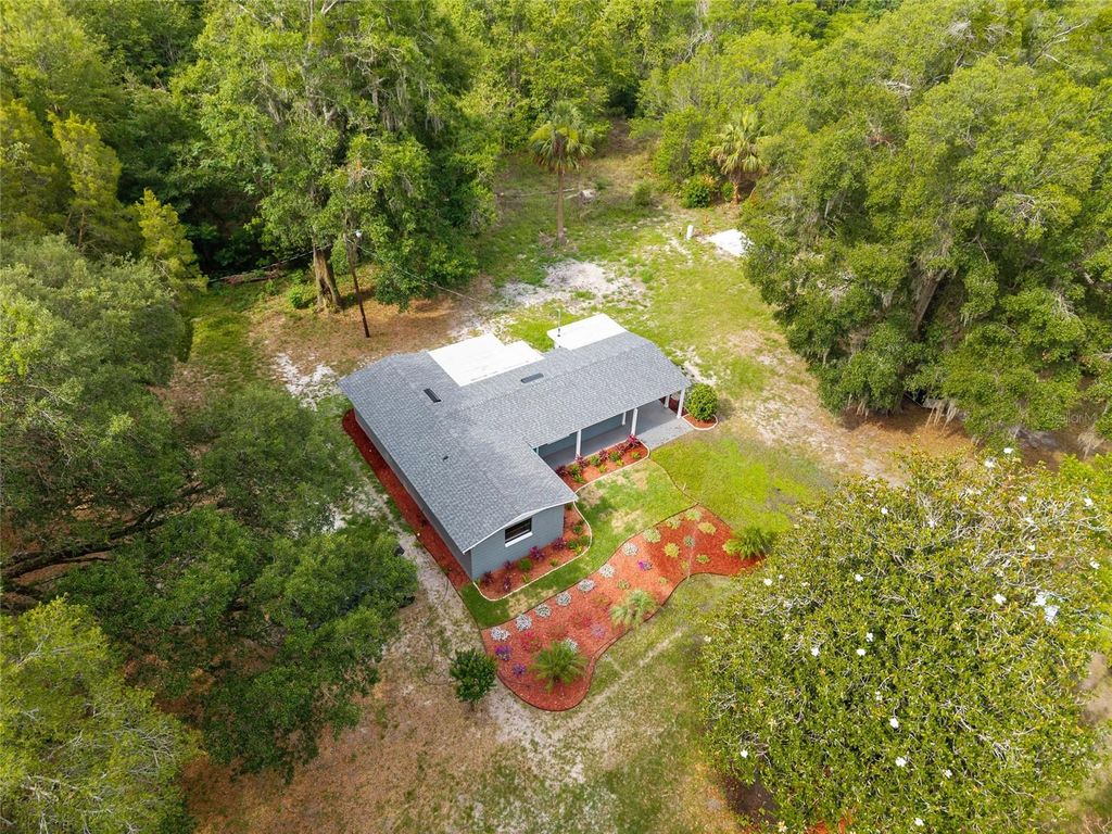 Photo of 4123 County Road 124, Wildwood, FL 34785 (MLS # G5104732)