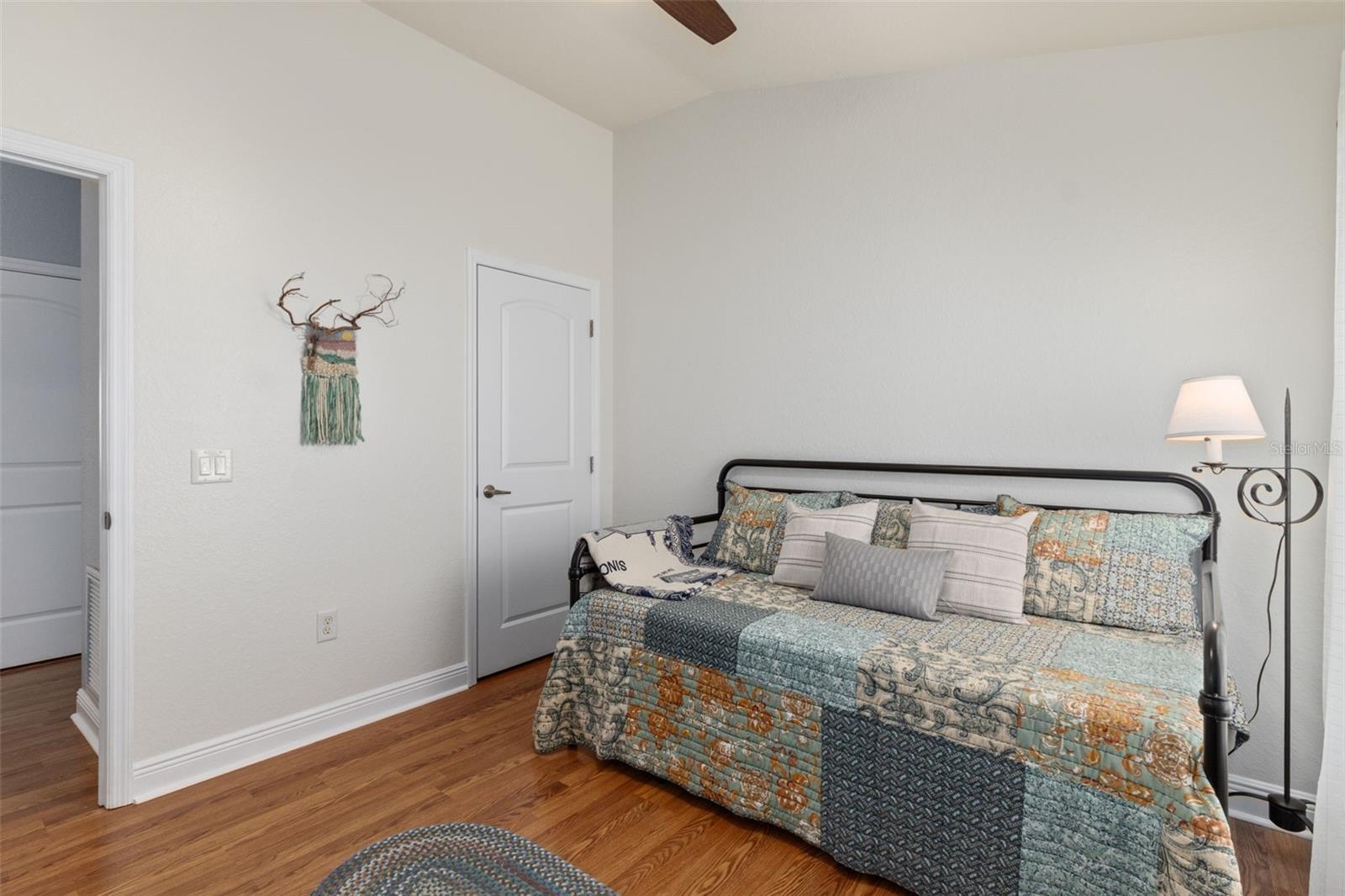 SHERMAN HILLS SEC 2 - Residential