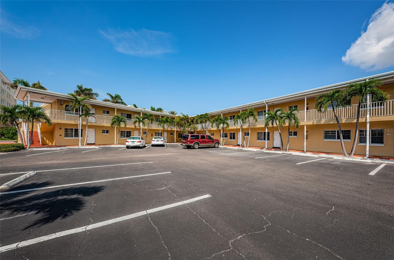 19417 GULF BOULEVARD E211