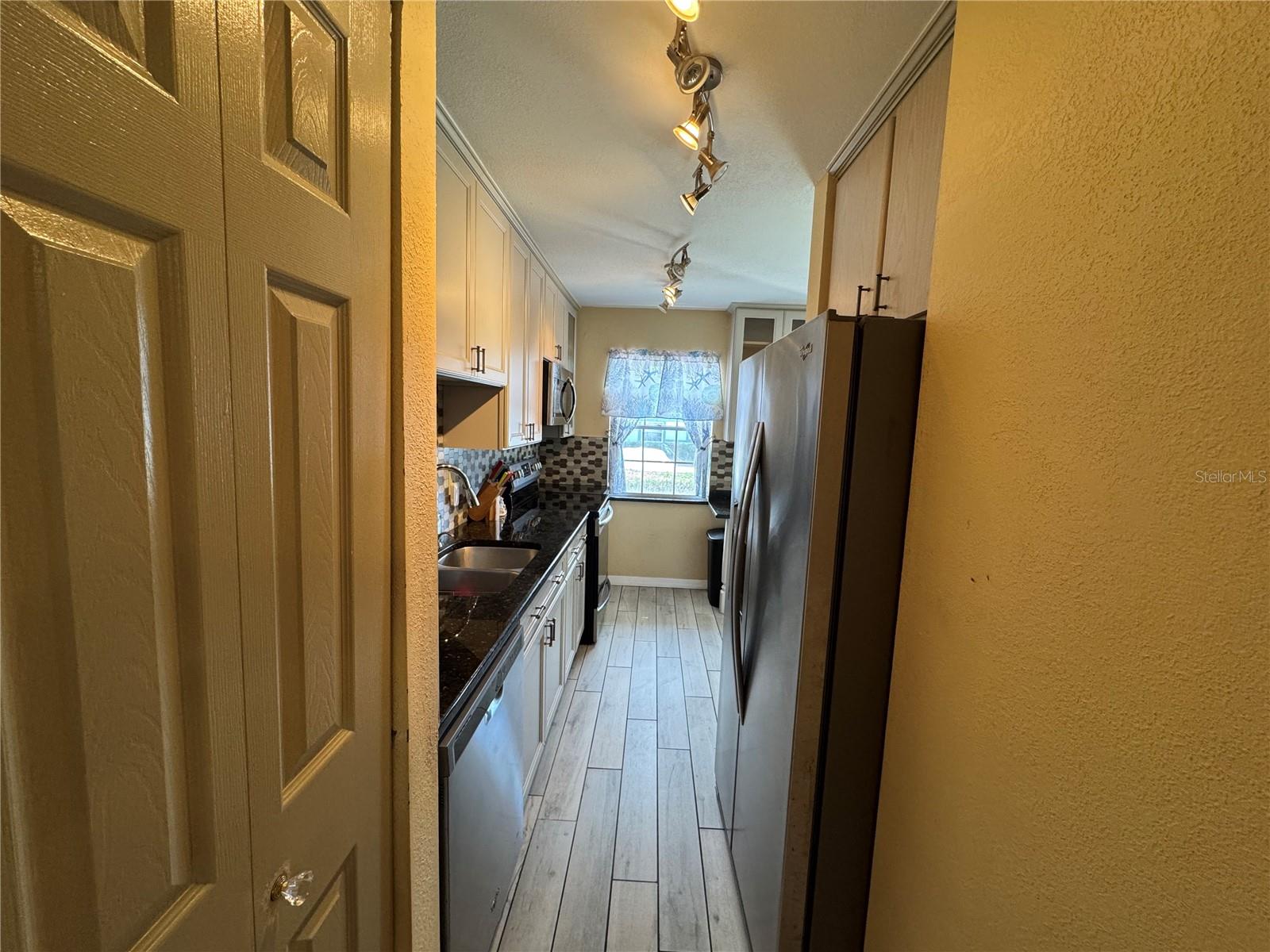 DOUGLAS ARMS - Residential