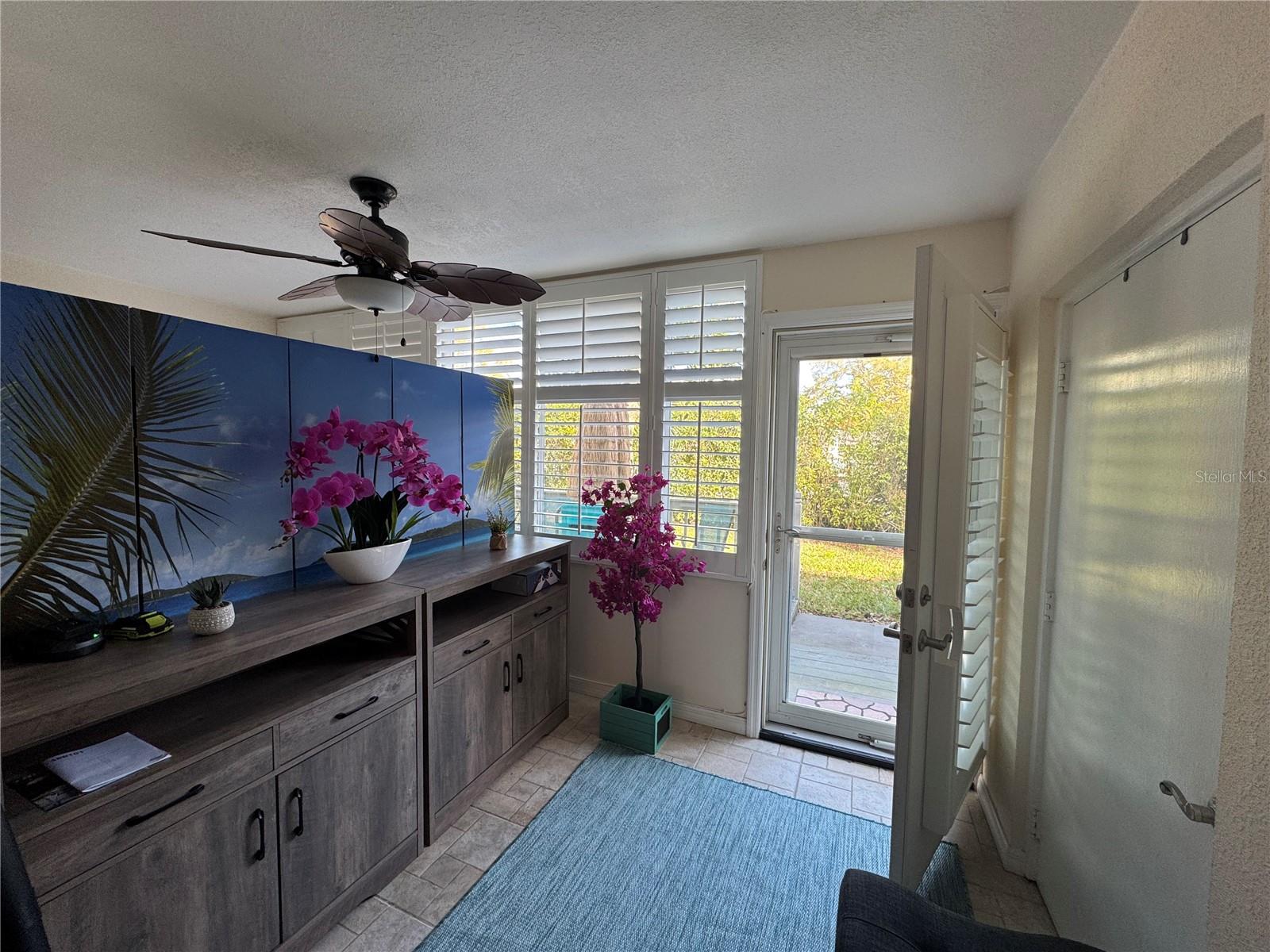 DOUGLAS ARMS - Residential