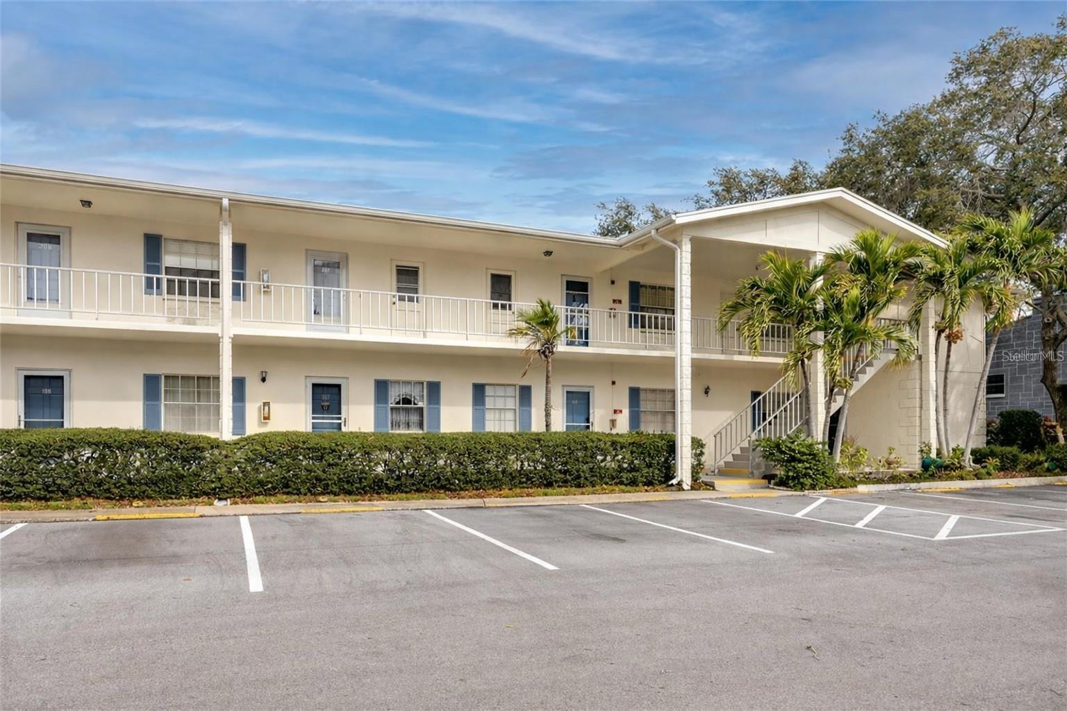 DOUGLAS ARMS - Residential