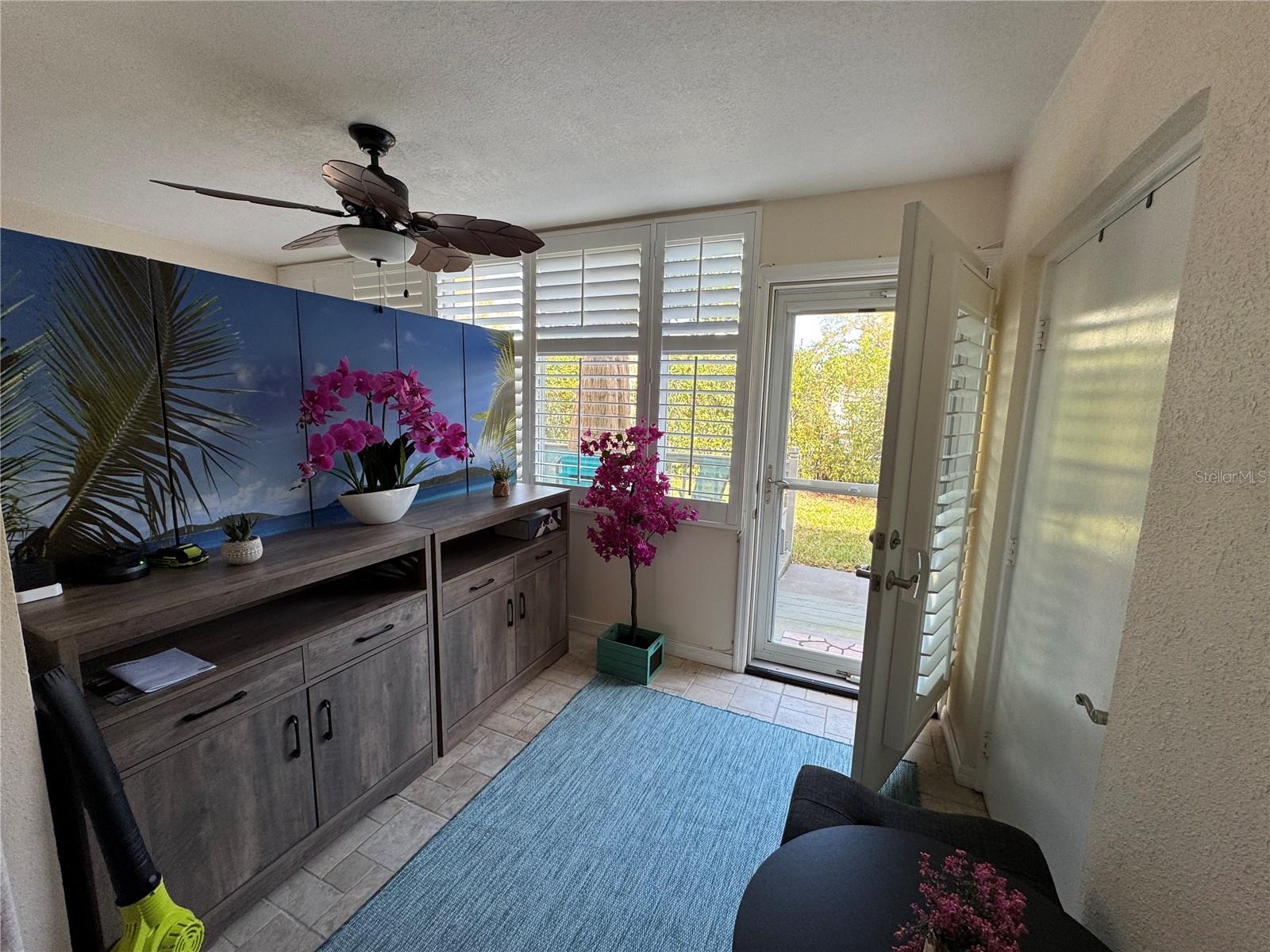 DOUGLAS ARMS - Residential