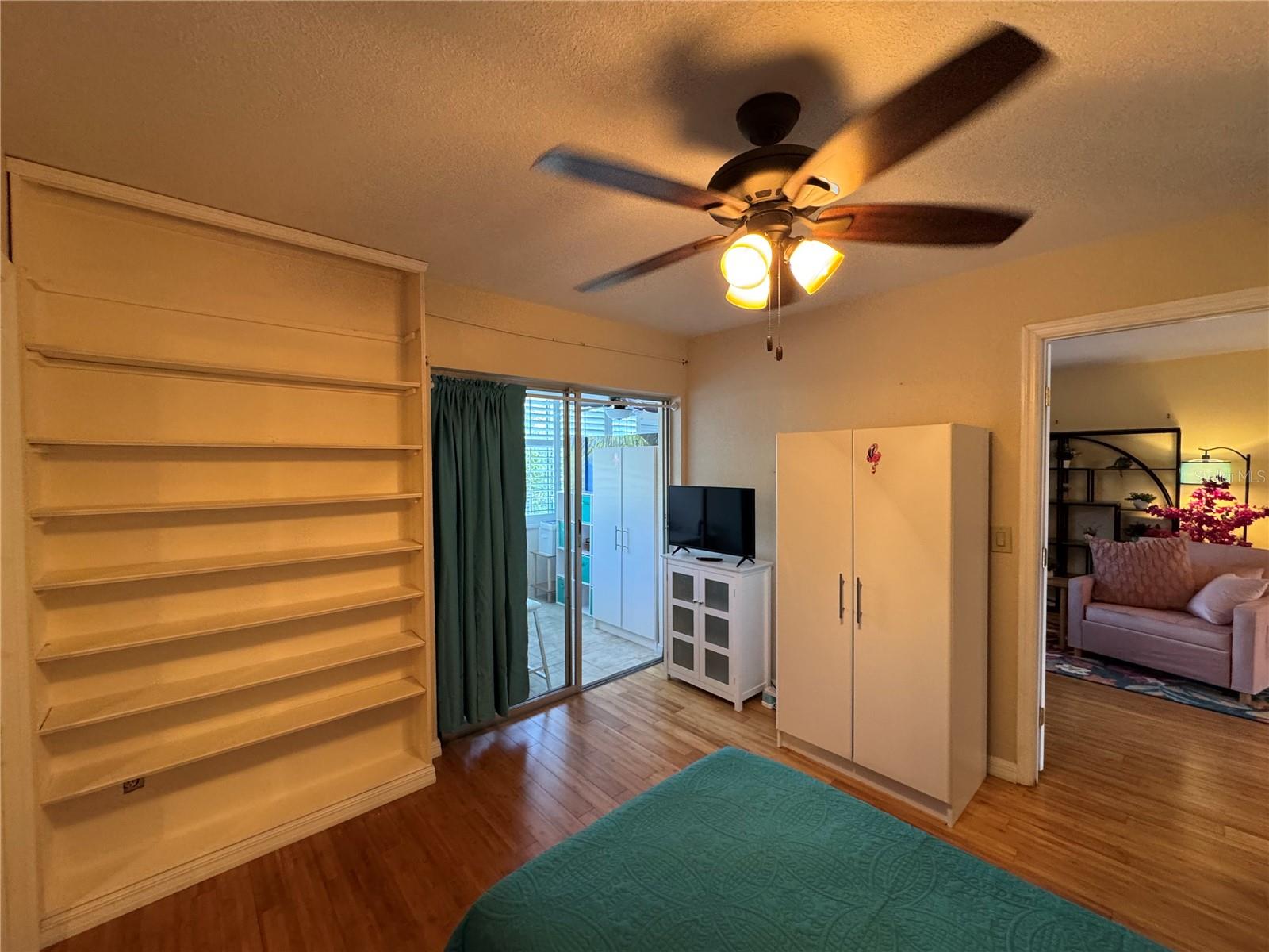 DOUGLAS ARMS - Residential