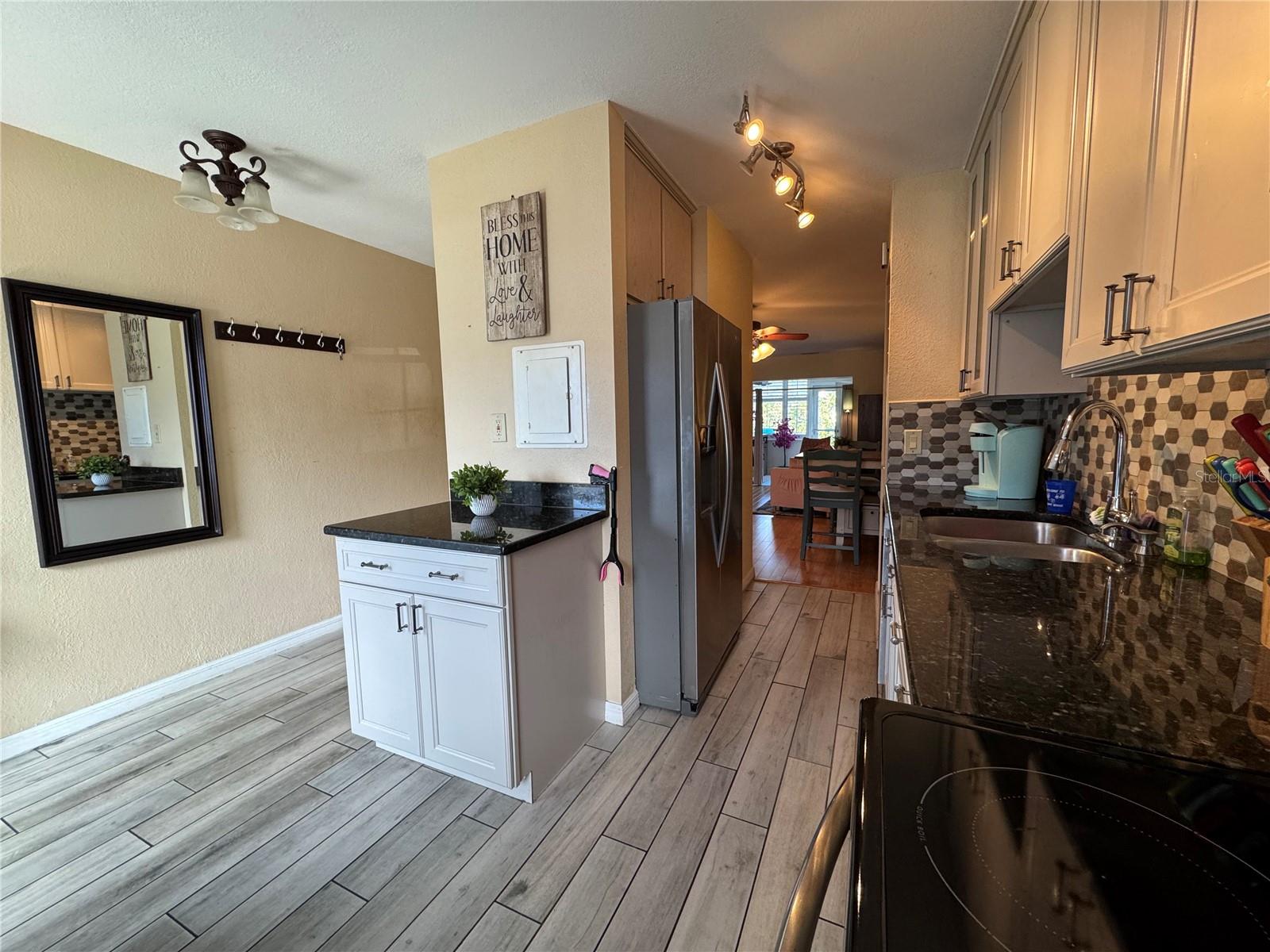 500 GLENNES LANE 107