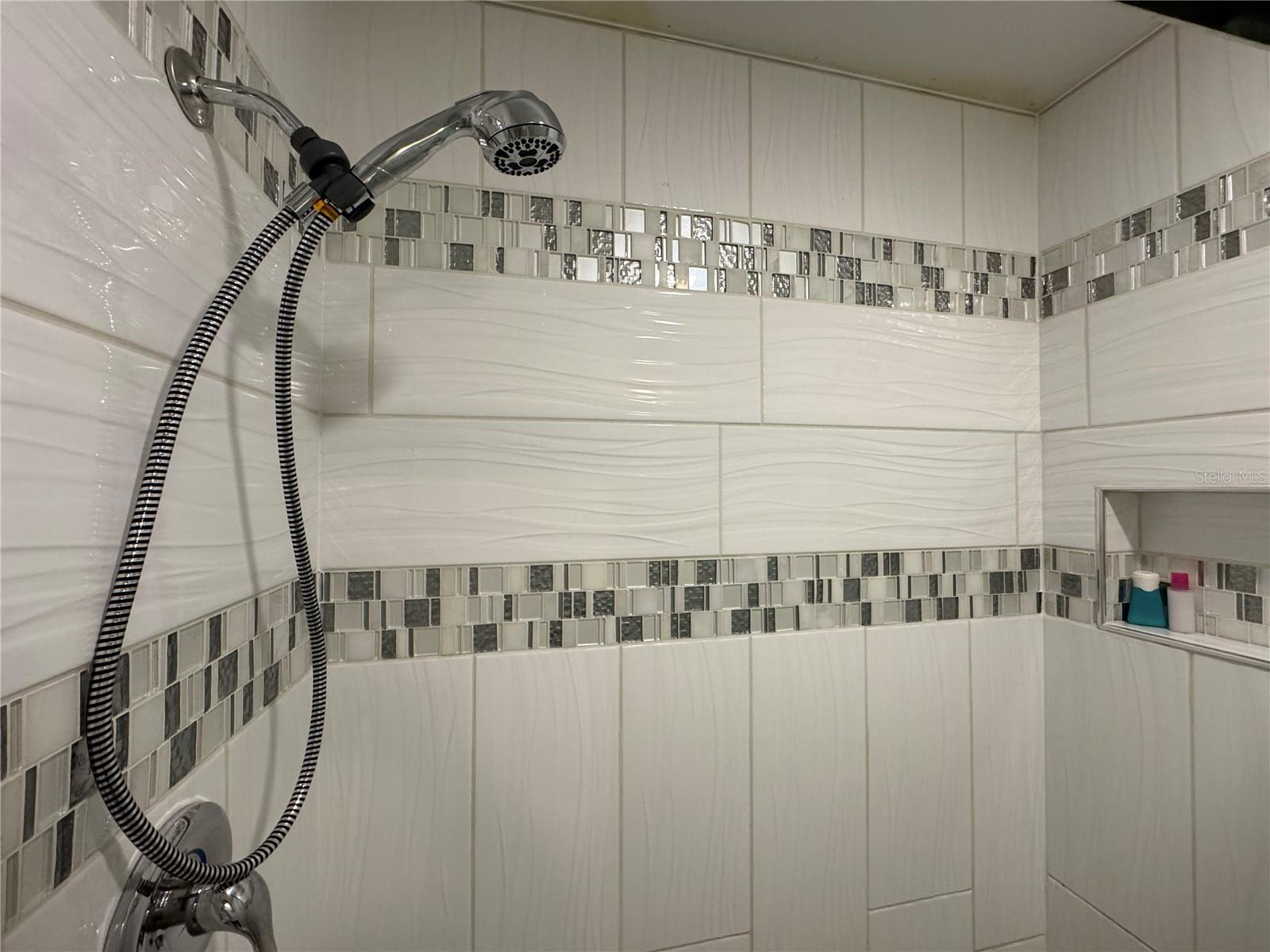 DOUGLAS ARMS - Residential