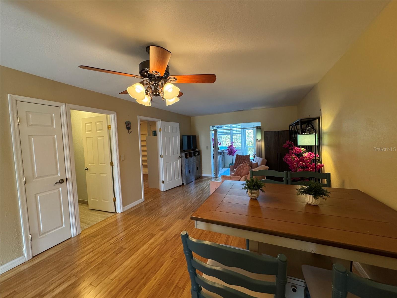 DOUGLAS ARMS - Residential